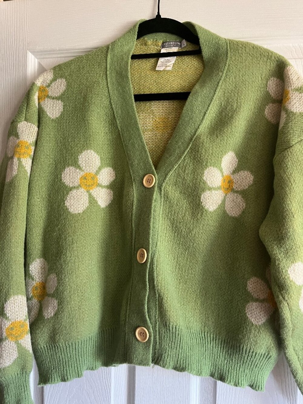 Light Green & White Flower Smiley Face Cardigan sz Large Earthbound Worn Once